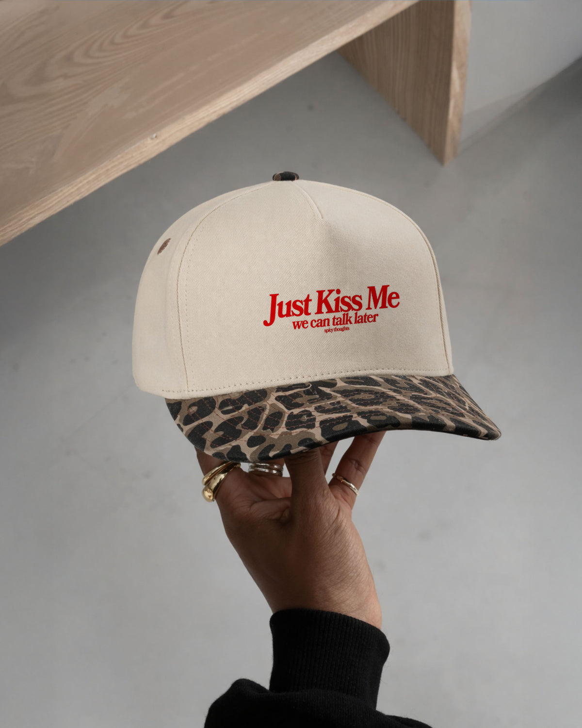 Cap Leopard - Just Kiss Me