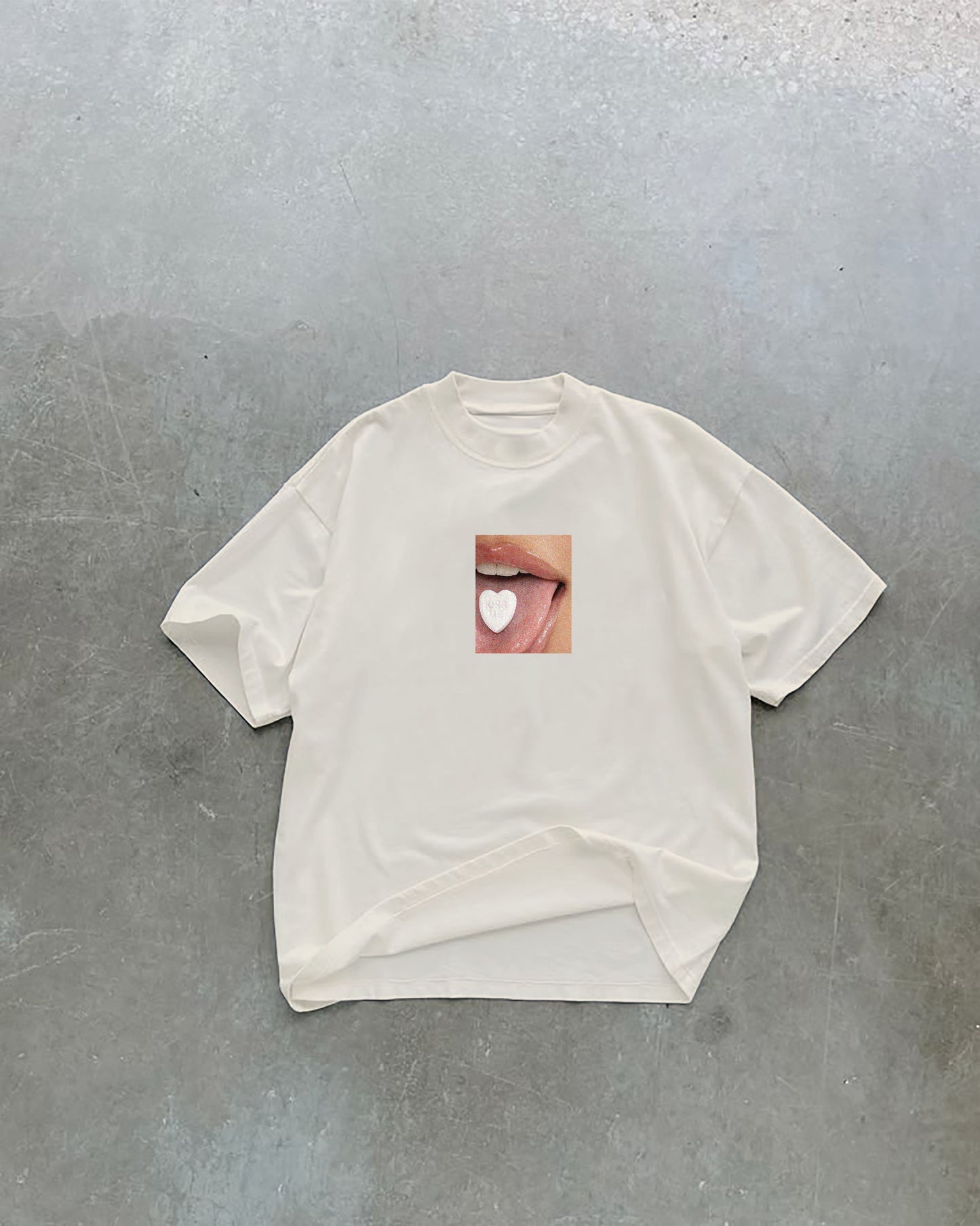 Heavy Oversized Tee - Kiss Me